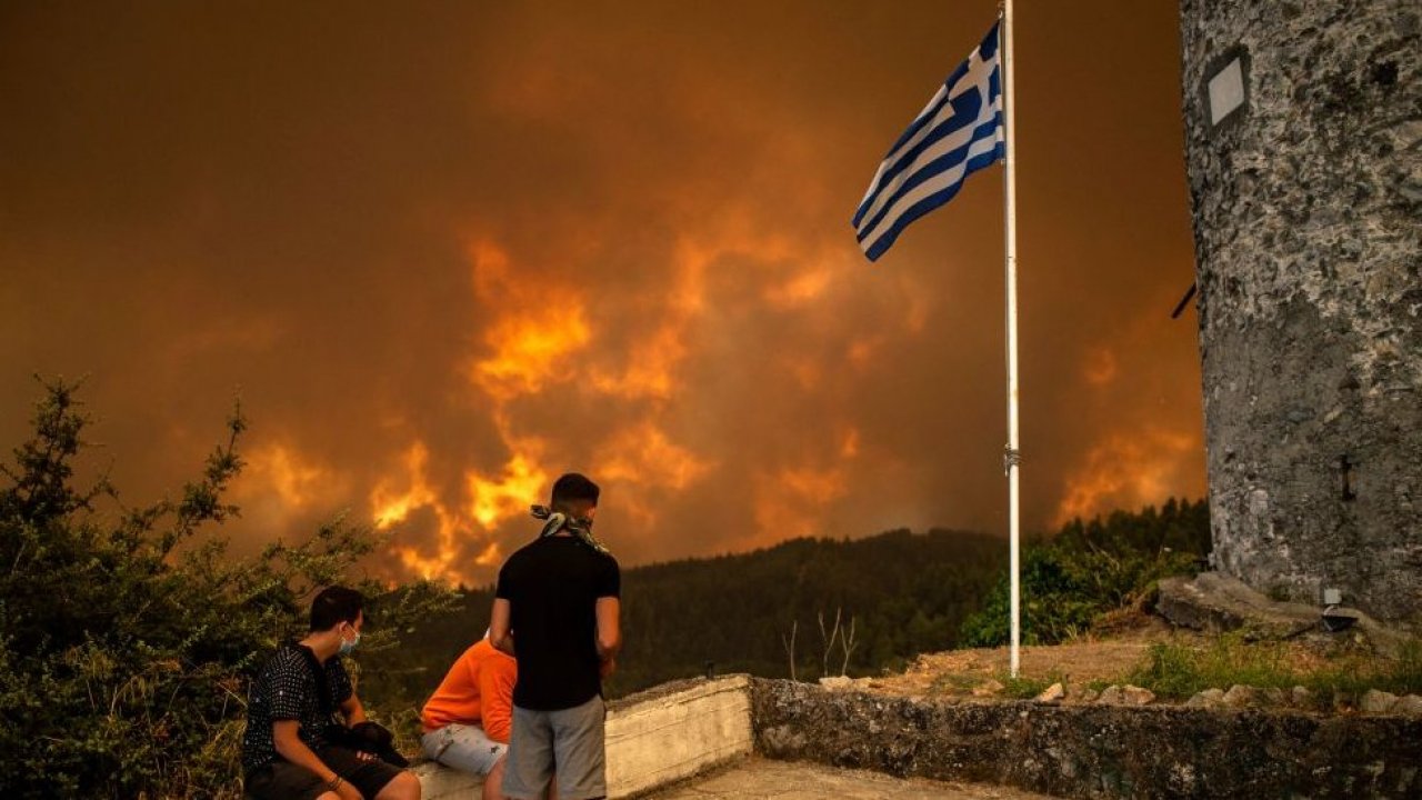 Türkiyə meşə yanğınlarına qarşı Yunanıstana yardım edəcək
