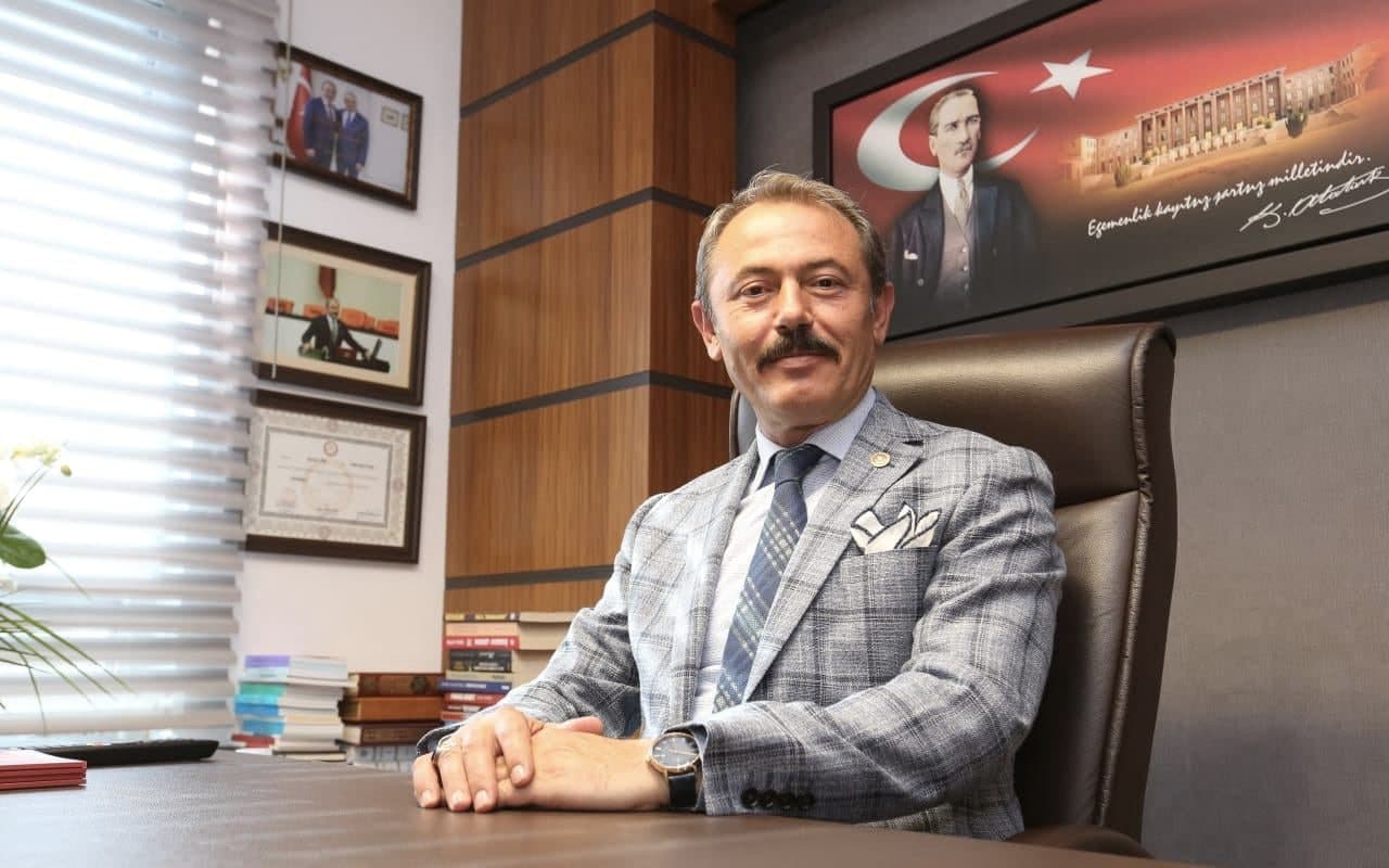 “Azərbaycanlılar həm yanğına, həm də könüllərimizə su səpir” – Türkiyəli deputat
