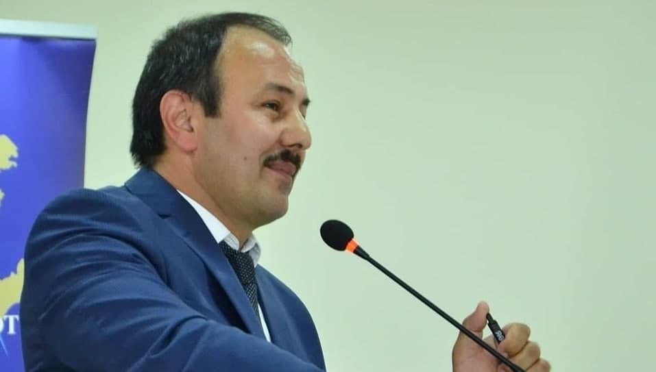 Azərbaycanlı şair beynəlxalq poeziya müsabiqəsinin qalibi oldu - FOTO