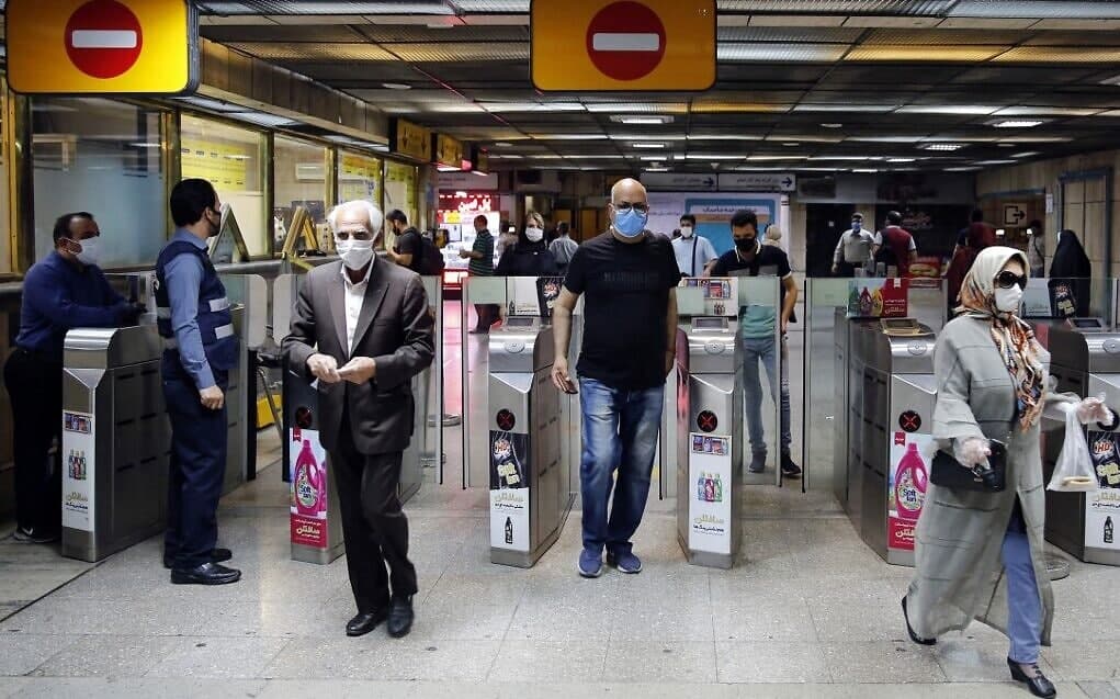 Metroda qadınlar arasında maskaya görə dava düşdü - ANBAAN VİDEO