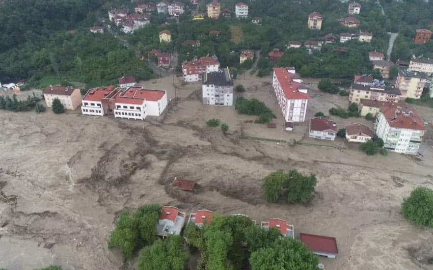 Türkiyədə sel fəlakəti qurbanlarının sayı 79-a çatdı