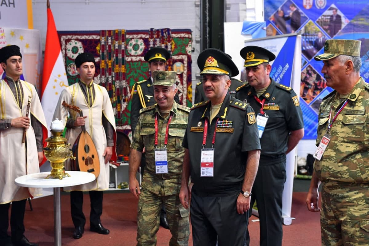 Azərbaycanlı general Moskvada açılışda - VİDEO