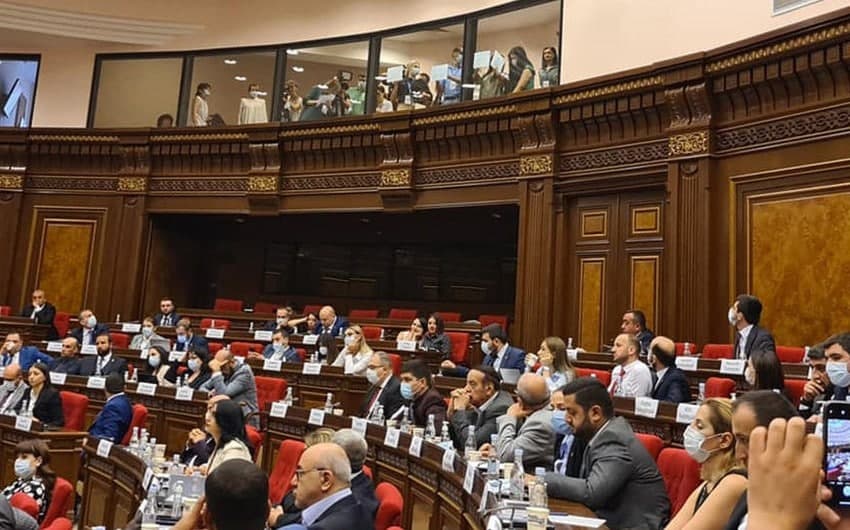 Ermənistan parlamentində 