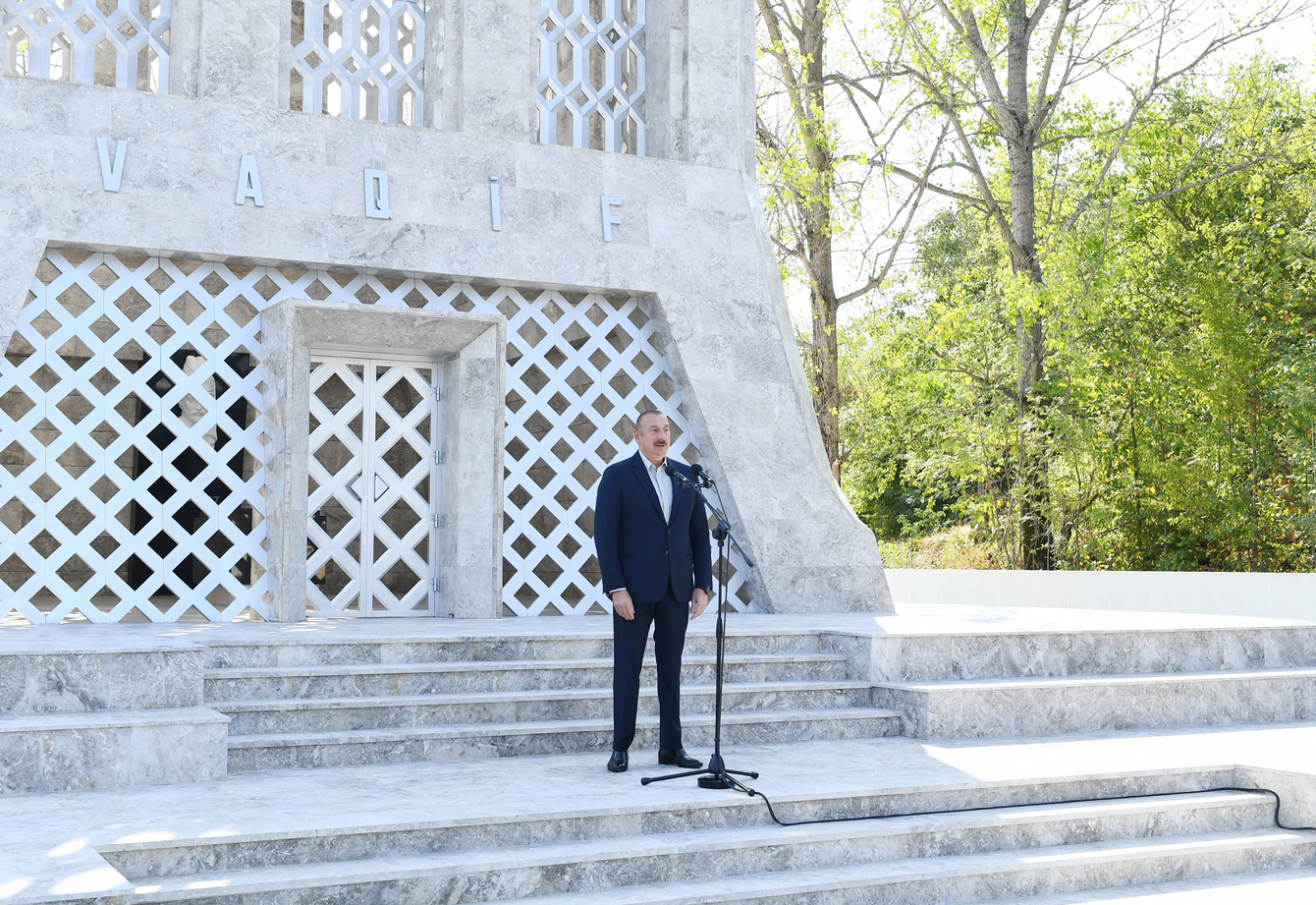 Prezident: “Xanlıqlar tarixin qara ləkəsi kimi qələmə verilirdi” - VİDEO 