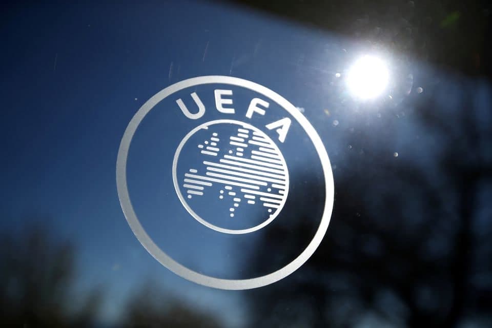 UEFA azarkeşlərlə bağlı qadağanı ləğv etdi