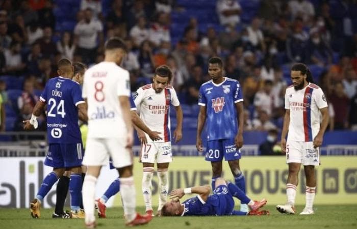 Fransada oyun zamanı qorxulu anlar – Futbolçu qəfil yıxıldı 