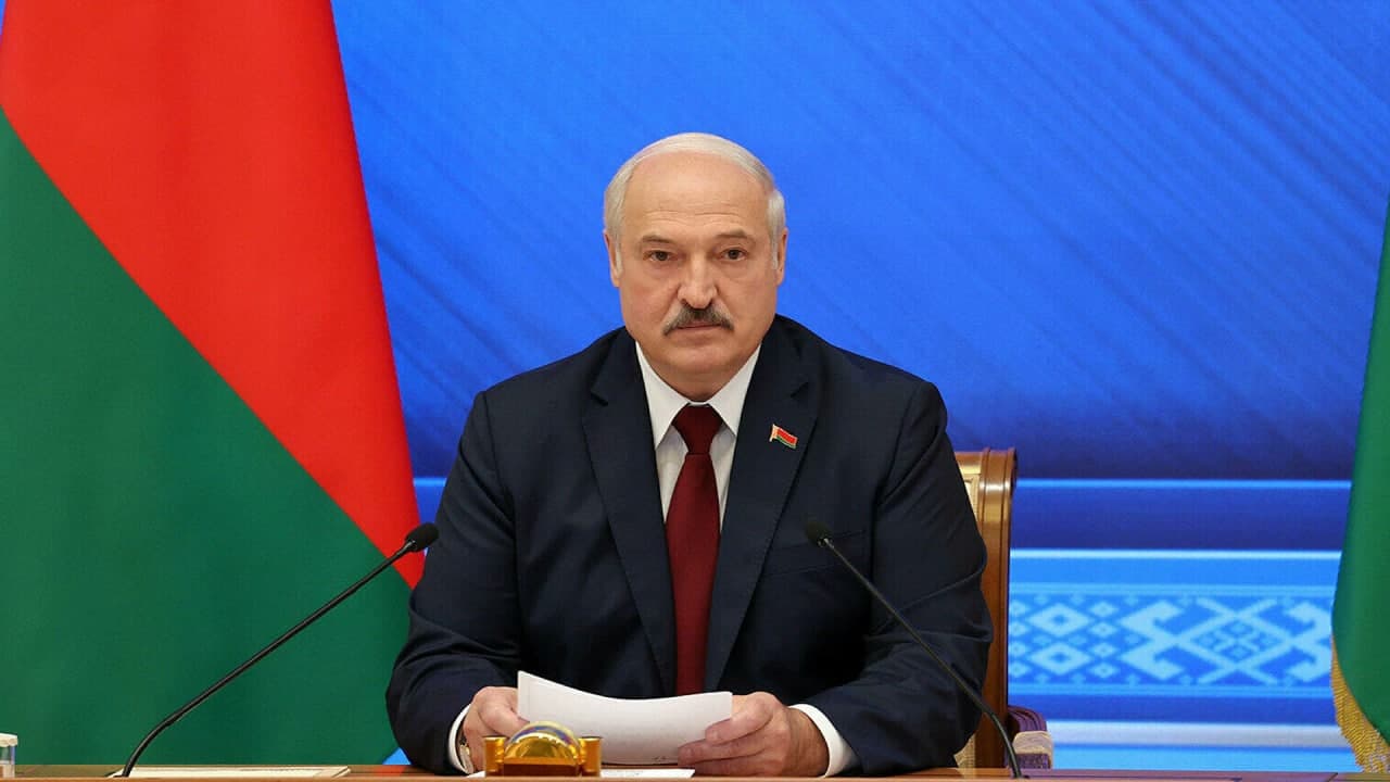 Lukaşenko hakimiyyətdən üz döndərən sənətçiləri “xəyanətkar” adlandırdı - VİDEO