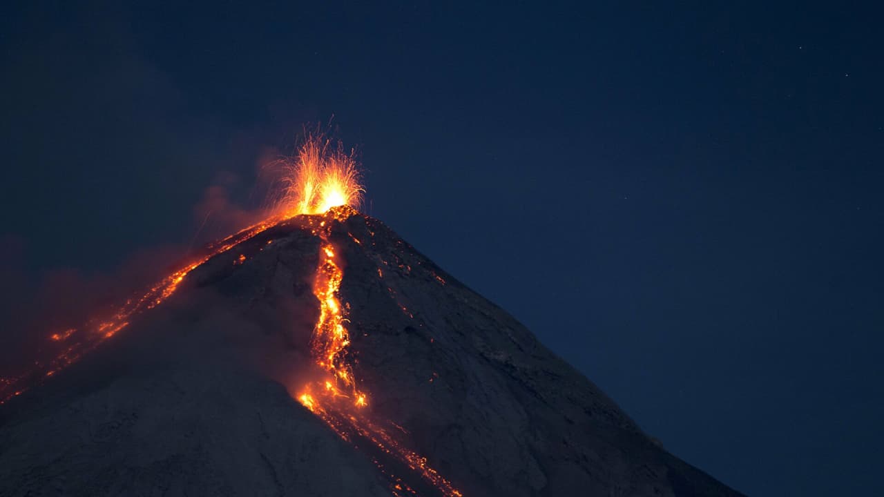 Qvatemalada Fueqo vulkanı püskürdü