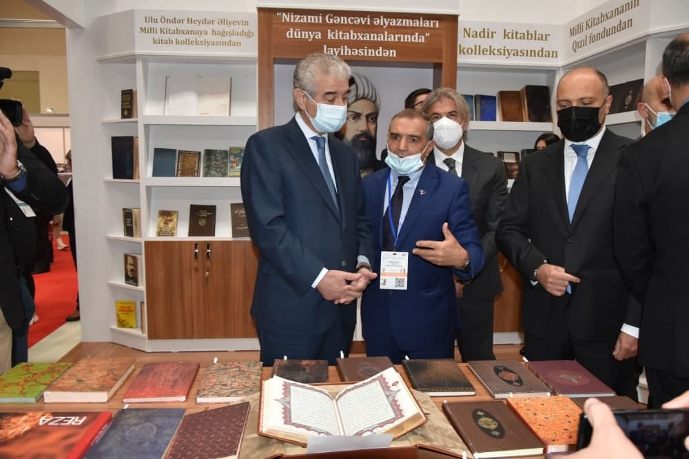 VII Bakı Beynəlxalq Kitab Sərgi-Yarmarkasına start verildi - FOTO