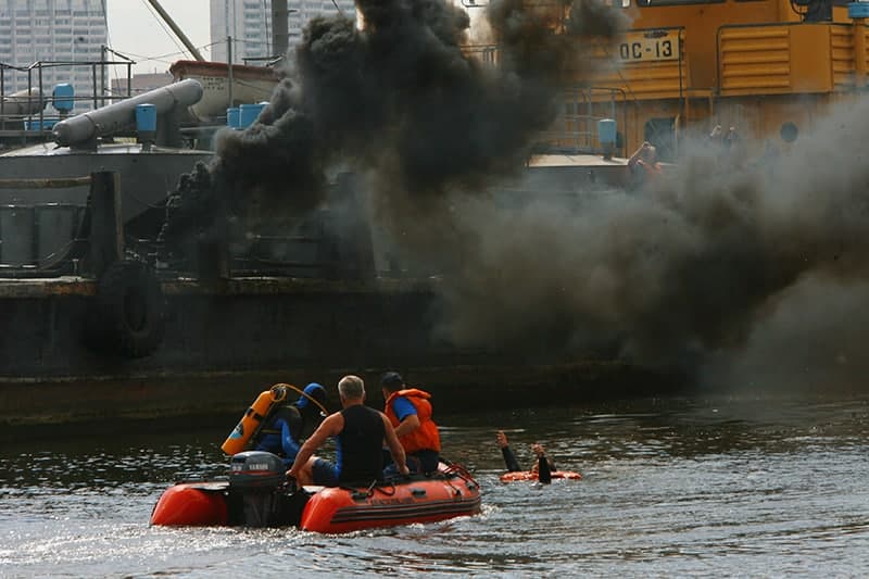Rusiyada neft tankeri partladı - FOTO