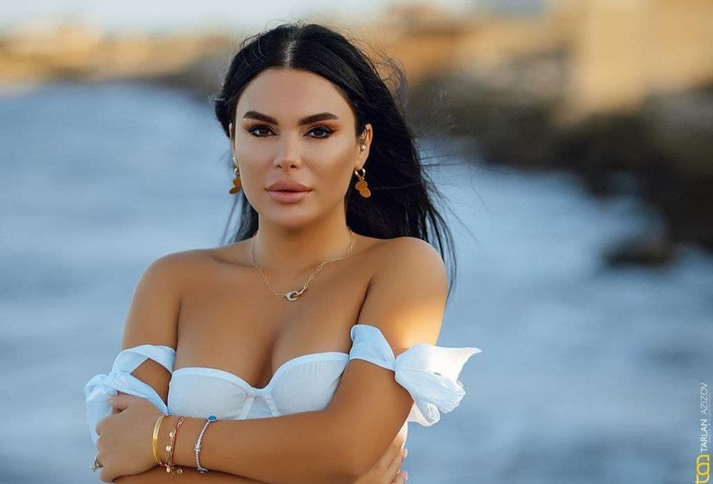 Azərbaycanlı modeldən açıq-saçıq FOTO