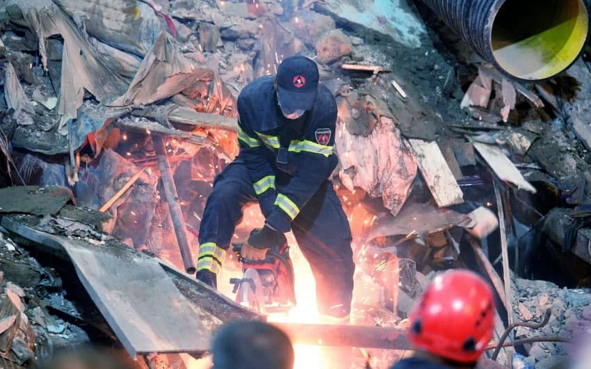 Çökən binaya görə Azərbaycan vətəndaşı saxlanıldı 