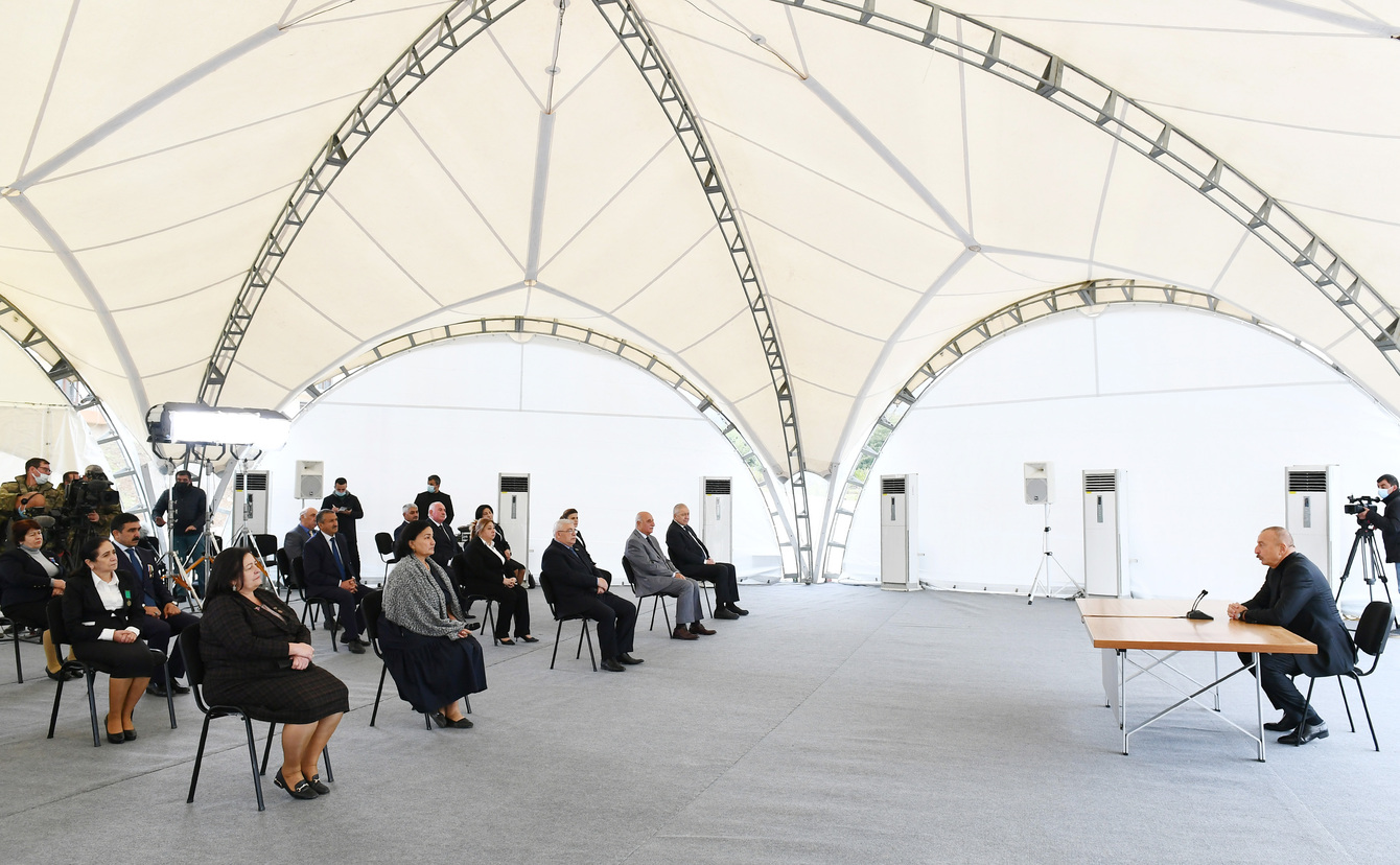 Prezident məcburi köçkünlərin öz evlərinə qayıdacağı günü AÇIQLADI