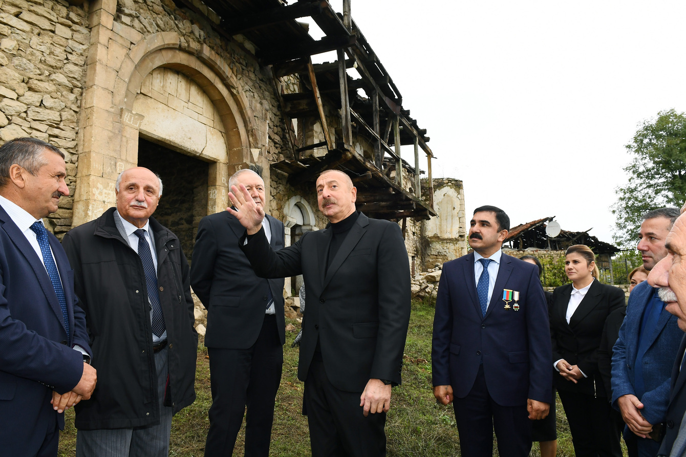 İlham Əliyevin Tuğ kəndindən İSMARICI: “Torpaq sahibinin əlində olanda cənnətə dönür” - FOTO