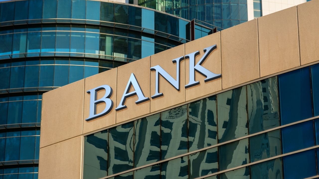 Azərbaycanın bank sektorunun xalis mənfəəti azaldı
