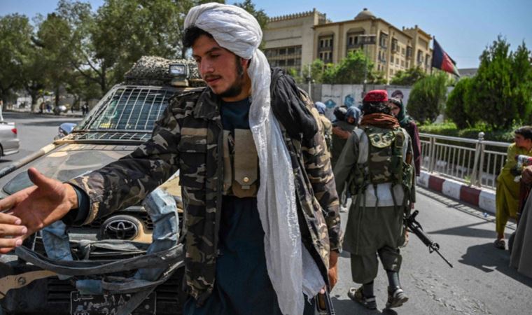 “Taliban” silahlıları əsgər forması geyindilər - VİDEO