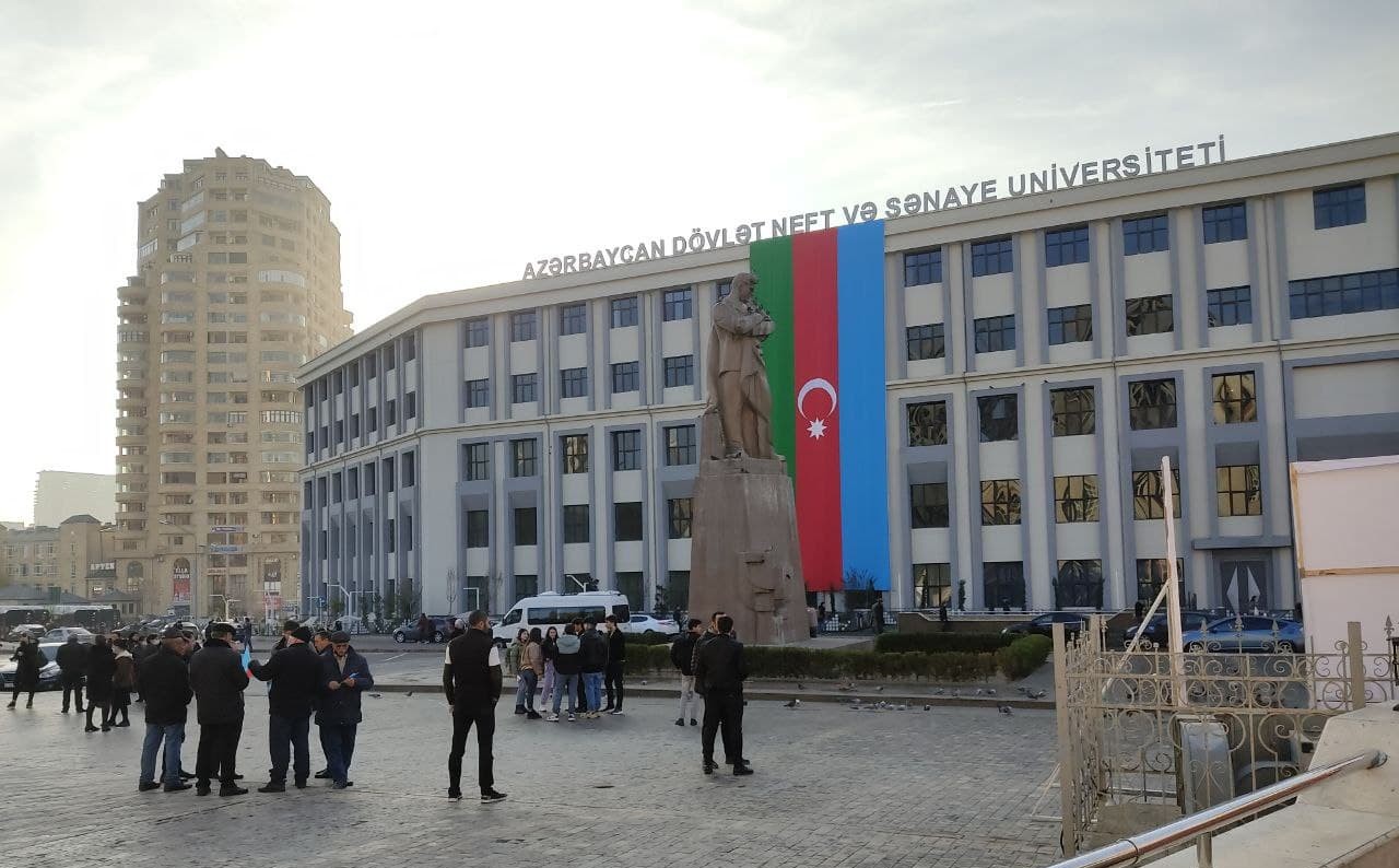 Bakı sakinləri zəfər yürüşünə hazırlaşır - FOTO