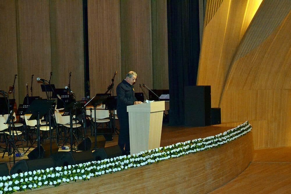 Hulusi Akar Bakıda Zəfər günü münasibətilə konsertdə iştirak etdi – FOTO-VİDEO 