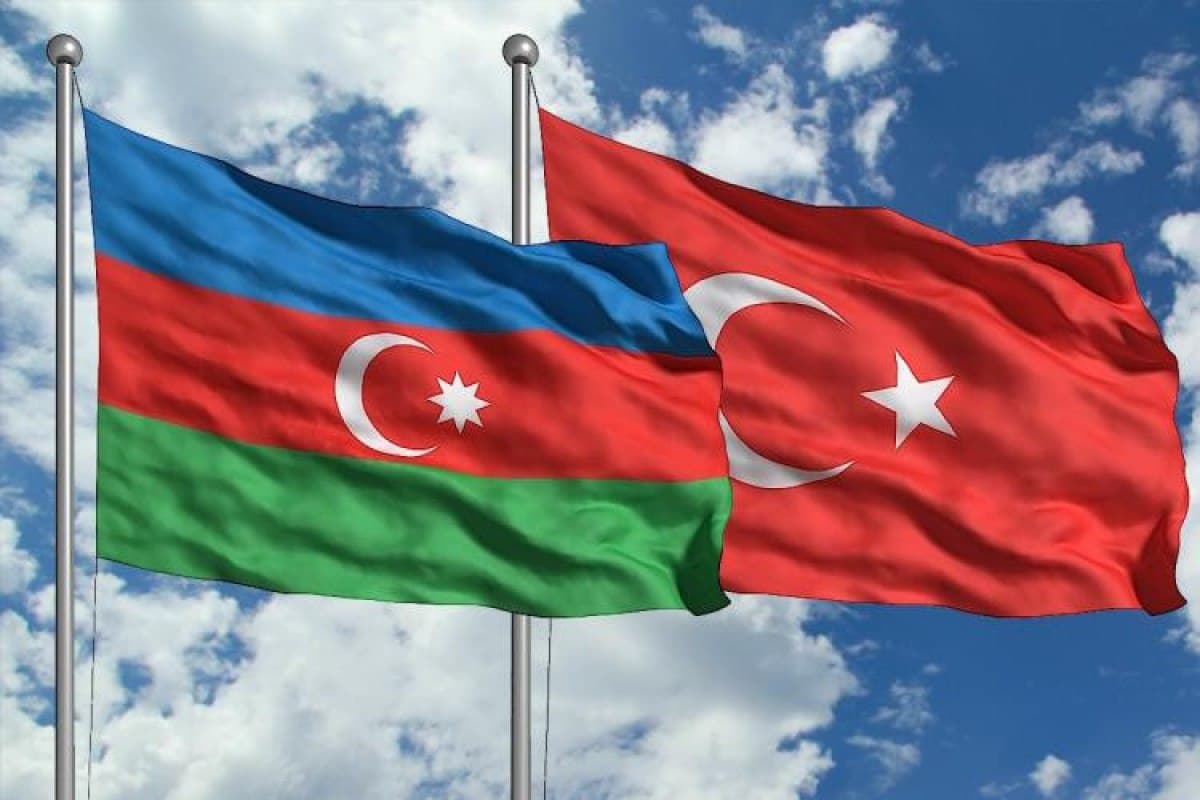 Azərbaycan və Türkiyə iqtisadi tərəfdaşlığın gücləndirilməsini müzakirə etdi - FOTO Azərbaycan və Türkiyə iqtisadi tərəfdaşlığın gücləndirilməsini müzakirə etdi - FOTO