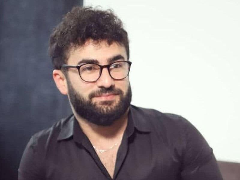 Həbsdə olan jurnalistin məhkəməsi başladı - Ramiz Göyüşovdan pul TƏLƏB EDİB