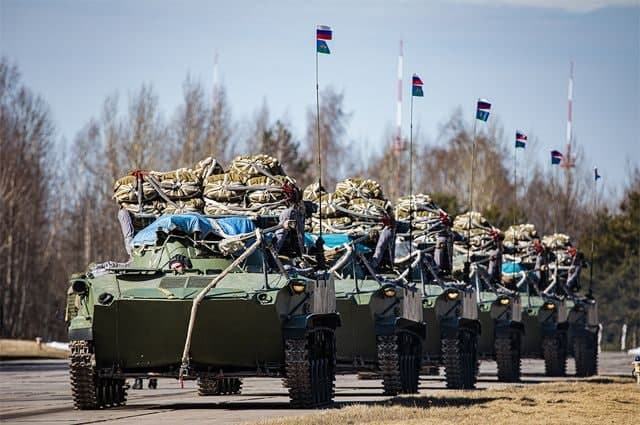Rusiya ordusu Ukrayna ilə sərhədə qoşun yığır - VİDEO