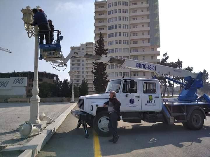 Gəncədə küçələrin işıqlandırılmasına başlanıldı - FOTO