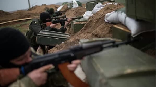 Ukraynanın müdafiə naziri Donbasdakı mövqelərə baş çəkdi