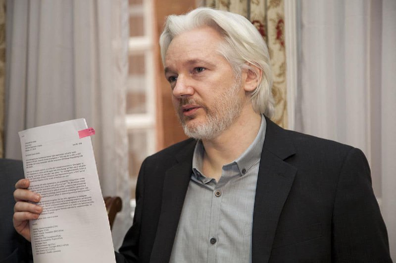 “WikiLeaks”in qurucusu insult keçirdi, yaddaşı pozuldu “WikiLeaks”in qurucusu insult keçirdi, yaddaşı pozuldu