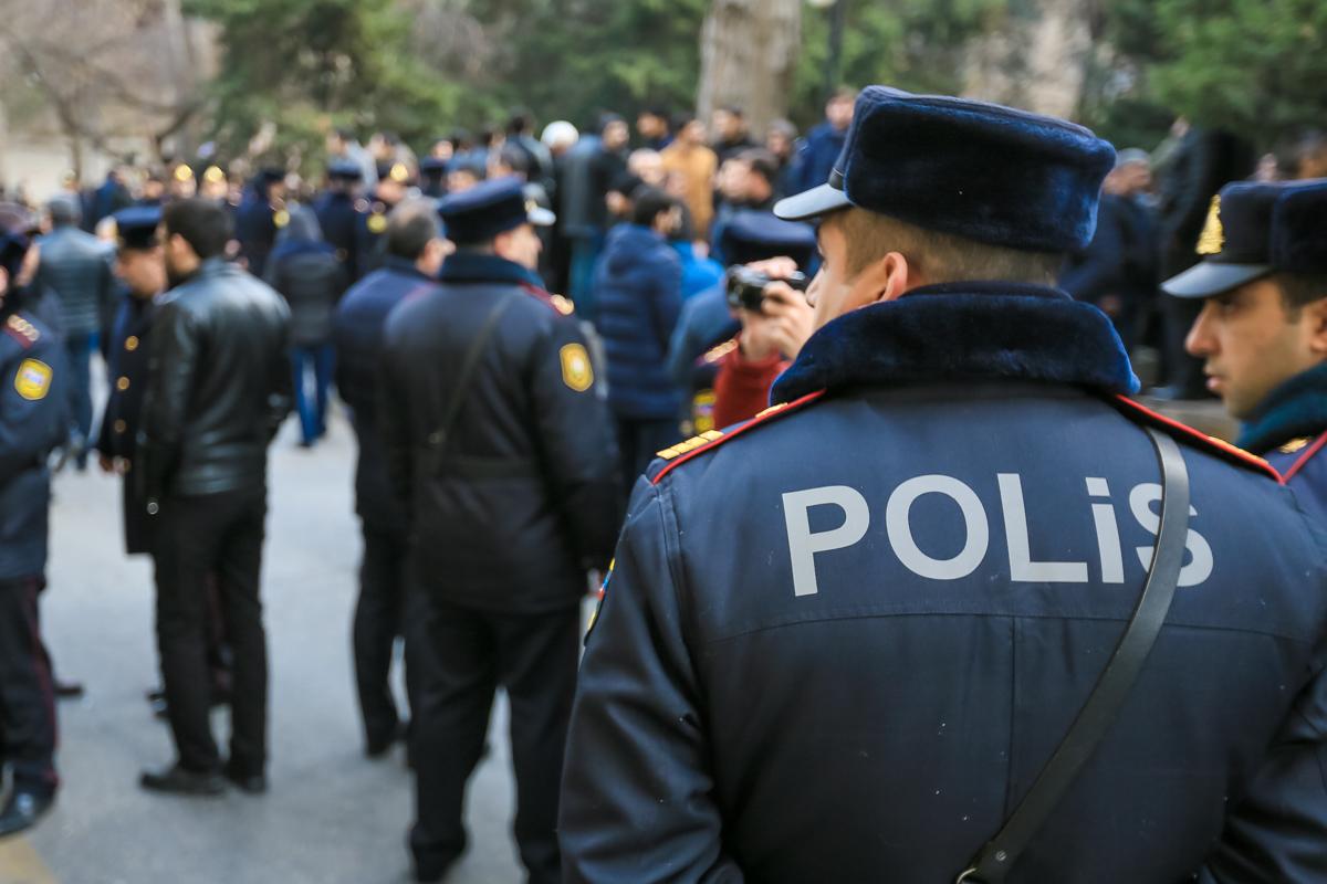 Bakıda polis yol qəzasında vəfat etdi