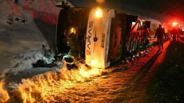 Türkiyədə avtobus qəzası: 2 Azərbaycan vətəndaşı həlak oldu