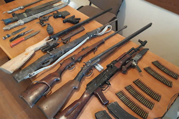 Şəmkir polisi cari ildə sakinlərdən 61 odlu silah götürüb - 4-ü avtomatdır