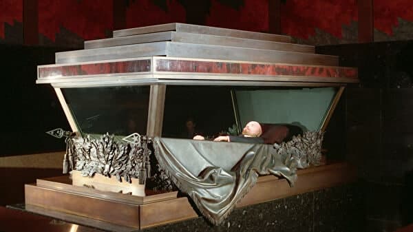 “Leninin cəsədinin mavzoleydən çıxarılması nəzərdə tutulmur” - PESKOV “Leninin cəsədinin mavzoleydən çıxarılması nəzərdə tutulmur” - PESKOV
