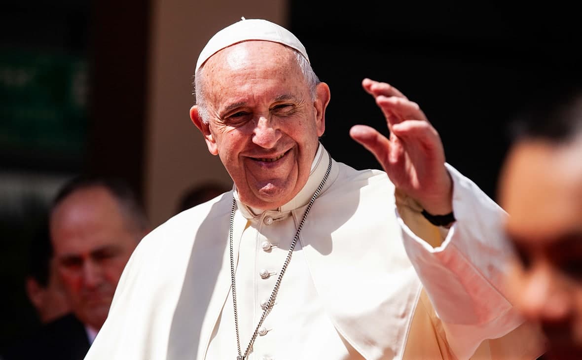 Papa Fransisk bütün dünyanı sülhə çağırdı Papa Fransisk bütün dünyanı sülhə çağırdı
