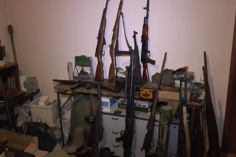 Almatıda terrorçulardan götürülən silahların VİDEOSU yayıldı