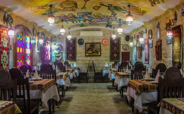 Bakıda məşhur restoran CƏRİMƏLƏNDİ