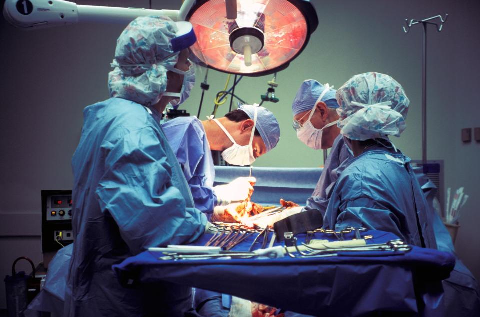 Donuz ürəyi insana uğurla transplantasiya edildi - VİDEO