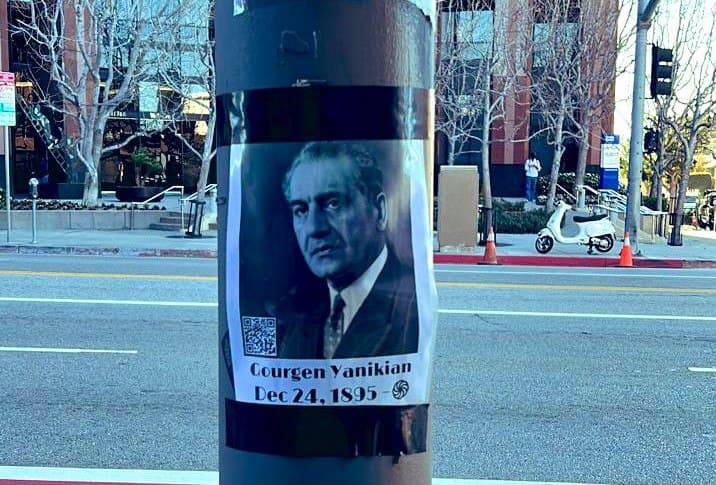 ABŞ-da erməni TƏXRİBATI: Terrorçunun şəklini Azərbaycan konsulluğunun önünə yapışdırdılar - FOTO