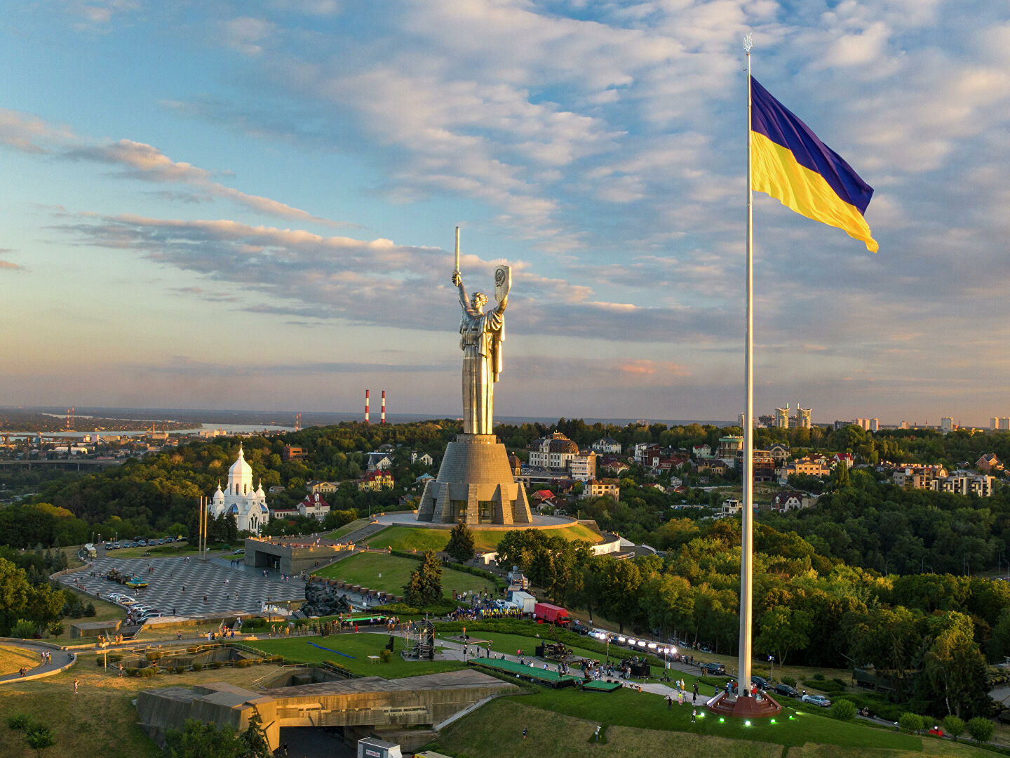 Kanada Ukraynadakı diplomatlarını geri çağırır