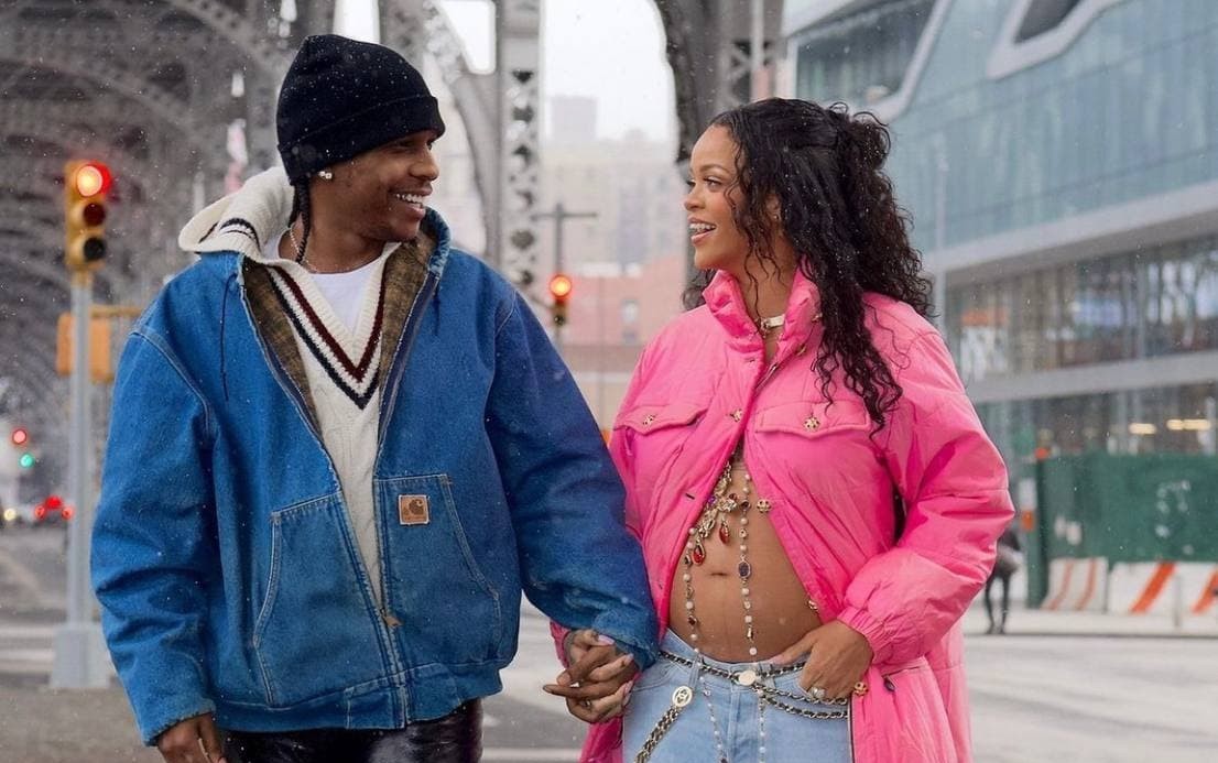 Rihanna hamilə olduğunu təsdiqlədi - FOTO