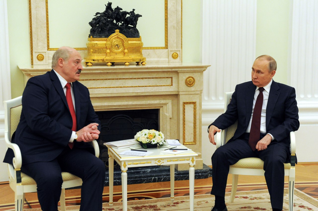 Putin və Lukaşenko nüvə silahlarının sınaq təlimlərinə qatıldı