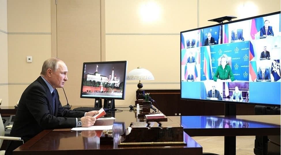 Putin Sergey Narışkini sualları ilə sıxışdırdı - VİDEO