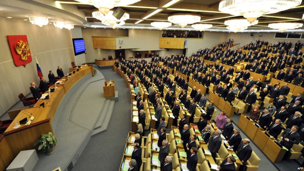 Parlament rus qoşunlarının Ukraynaya daxil olmasına icazə verdi - VİDEO