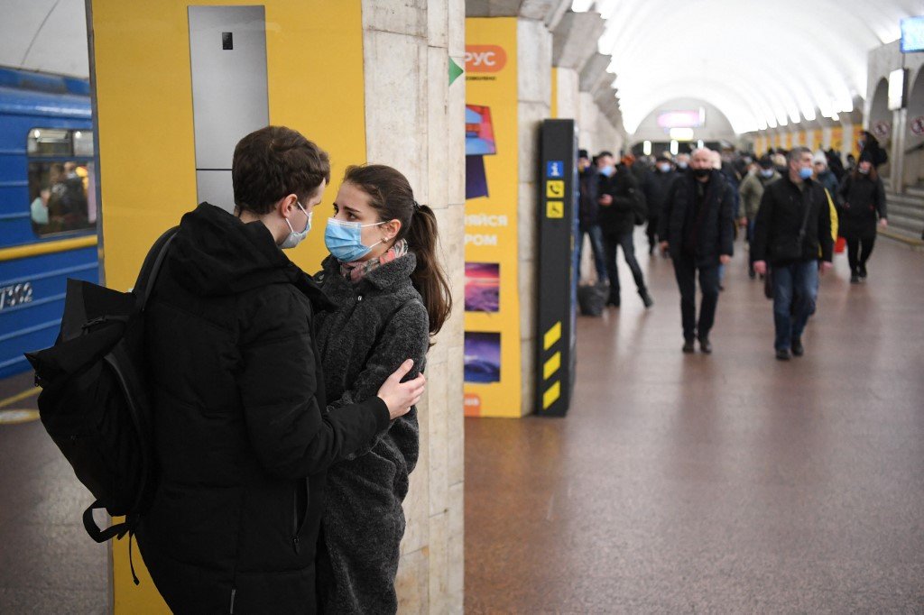 Kiyev metrosunda sərnişinlərin daşınmasına başlandı, ictimai nəqliyyat pulsuzdur - FOTO