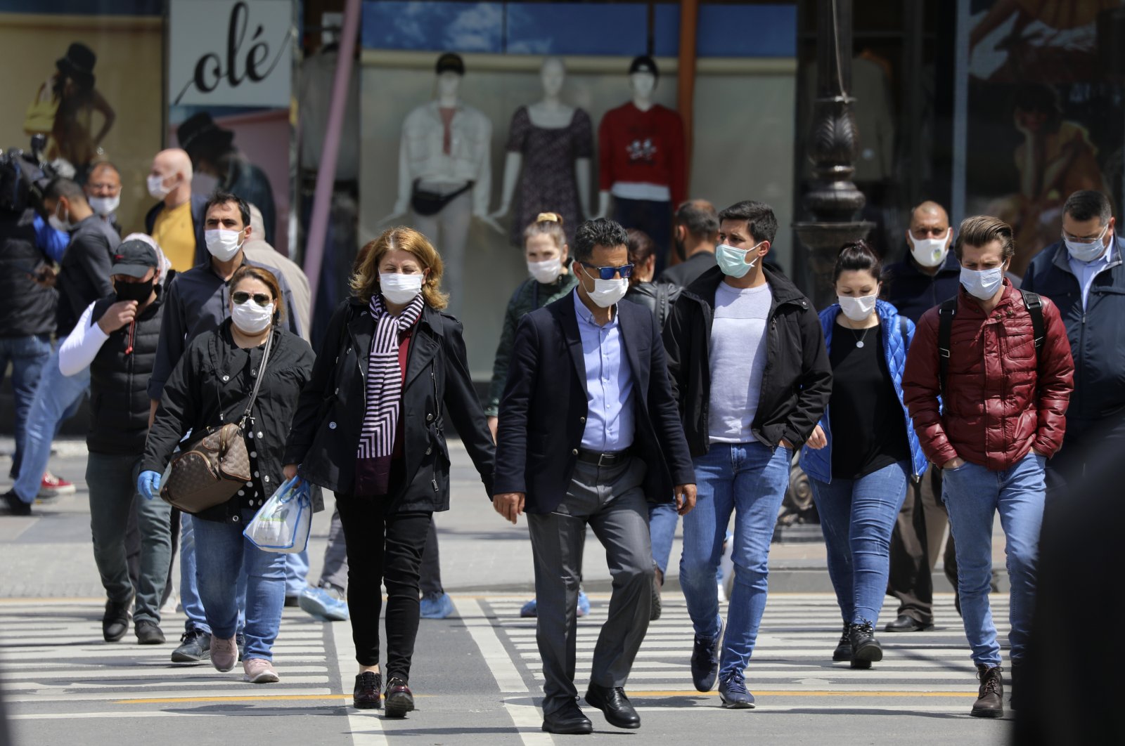 Türkiyədə daha 203 nəfər koronavirusdan öldü