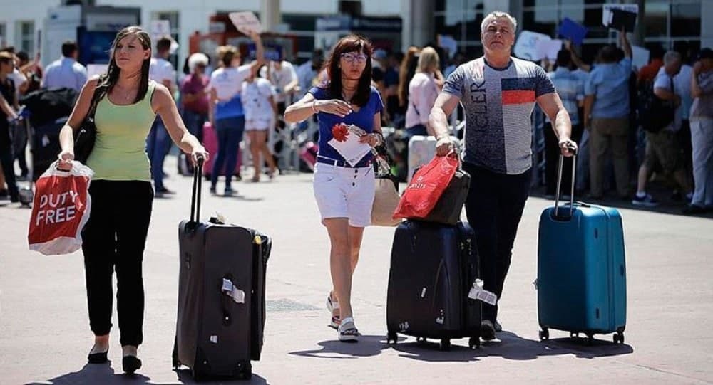 Rusiyalı turistlər yay aylarında hansı ölkələrə üz tutacaq? – Avropa yolları bağlayıb
