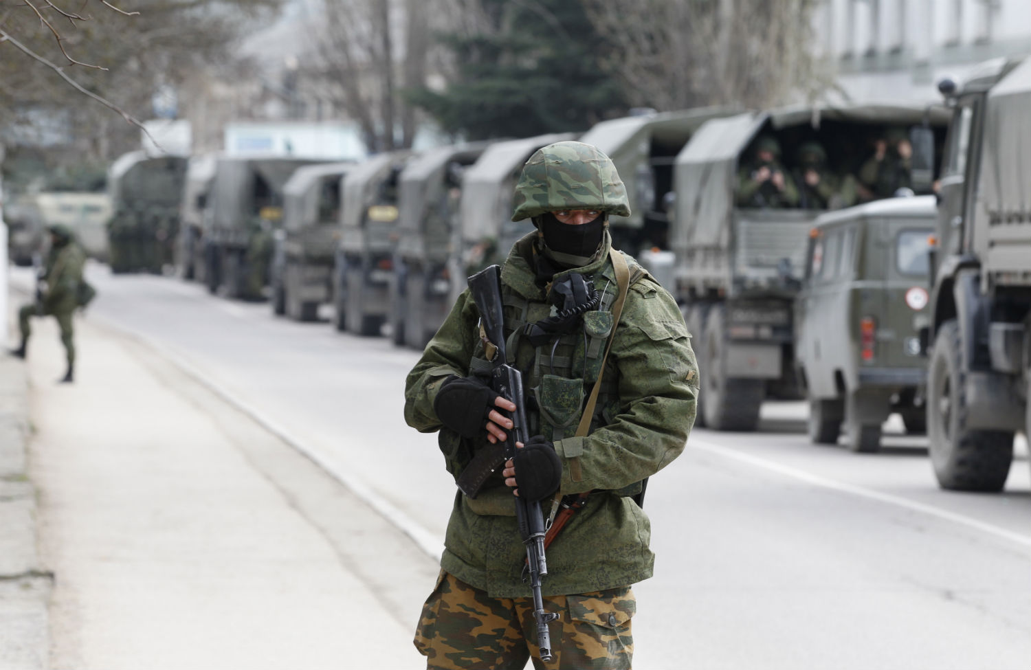 Rus ordusu Ukraynada sükut rejimi elan etdi - Humanitar dəhlizlər açılır