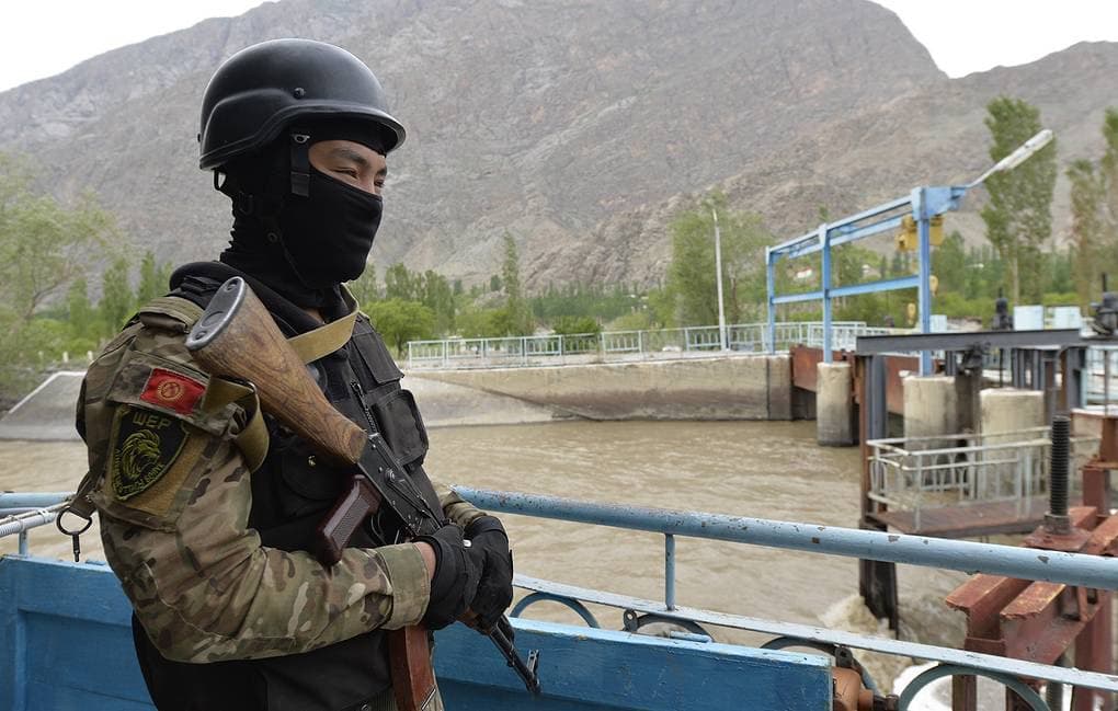 Qırğızıstan-Tacikistan sərhədində silahlı insident 