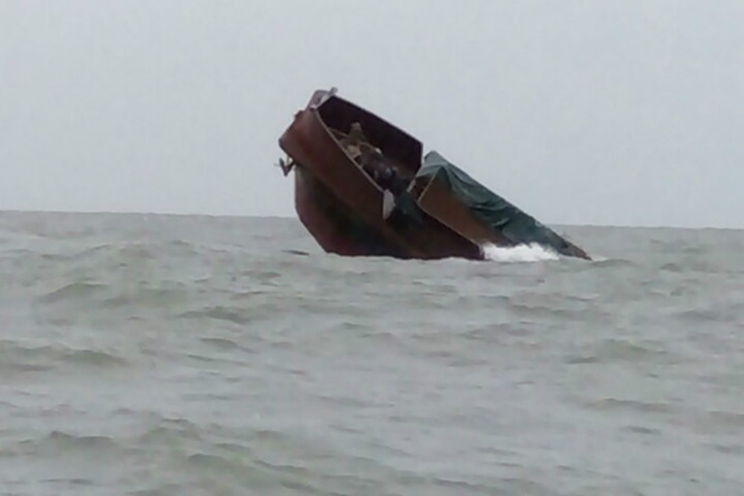 BƏƏ gəmisi İran sahillərində batdı – 30 nəfər itkin düşdü 