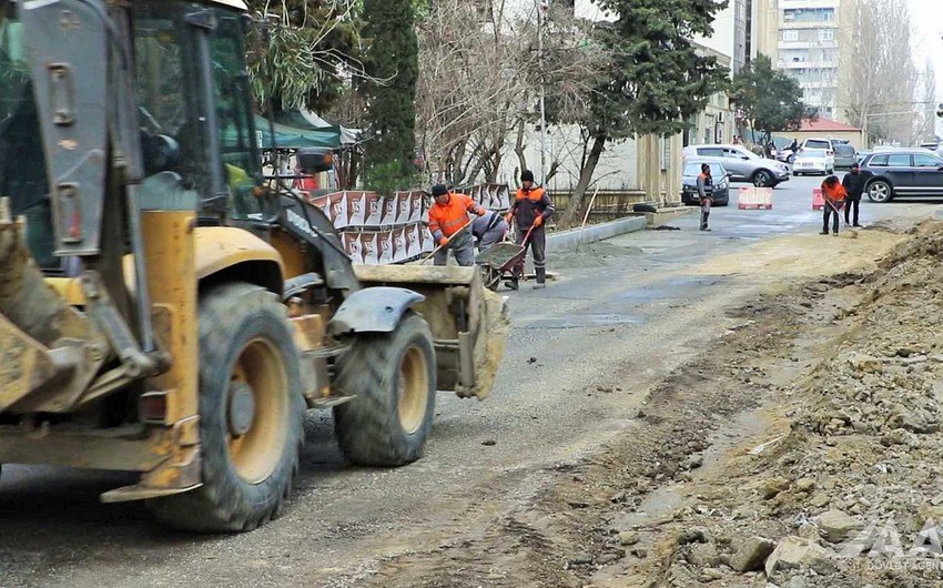 Bakıxanov qəsəbəsinin 6 küçəsində təmir işlərinə start verildi - VİDEO