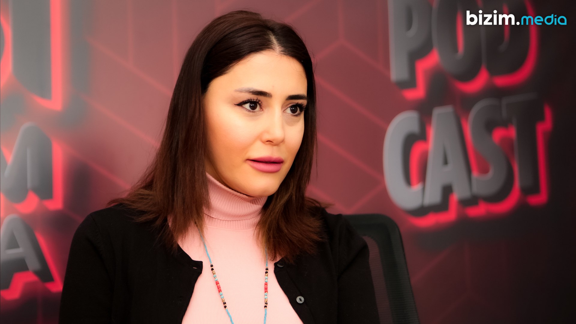 Türk kanalının aparıcısı Nərmin Balayeva: 